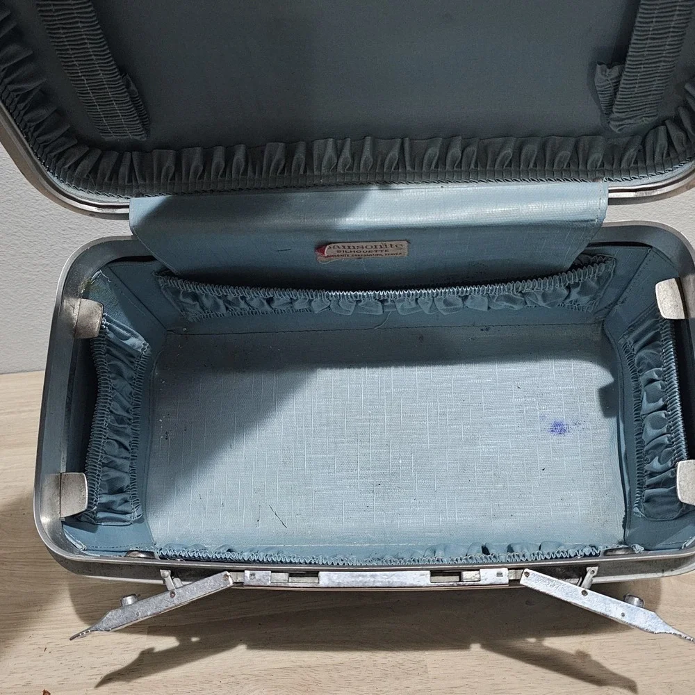 Samsonite Silhouette 1960s Vintage Blue Hard Shell Vanity Case